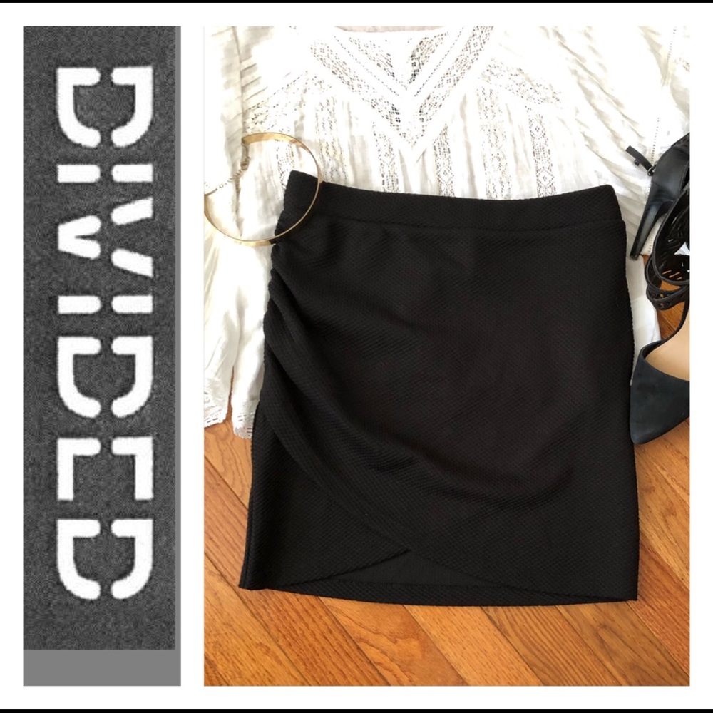 NEW HPπππ. DIVIDED Black Skirt Small - Picture 2 of 5